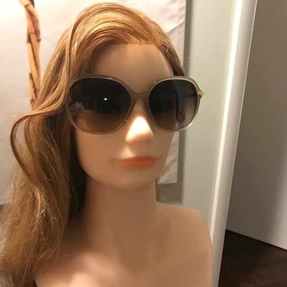 Burberry Beige Oversized Sunglasses - Picture 5 of 6